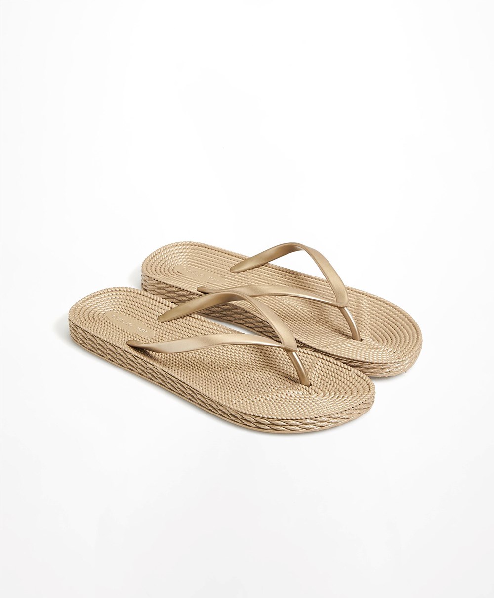 Oysho Gold Textured Beach Sandals Gull | GUAS56470