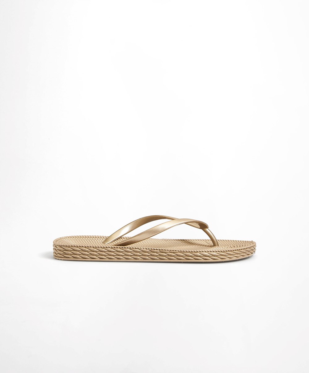 Oysho Gold Textured Beach Sandals Gull | GUAS56470