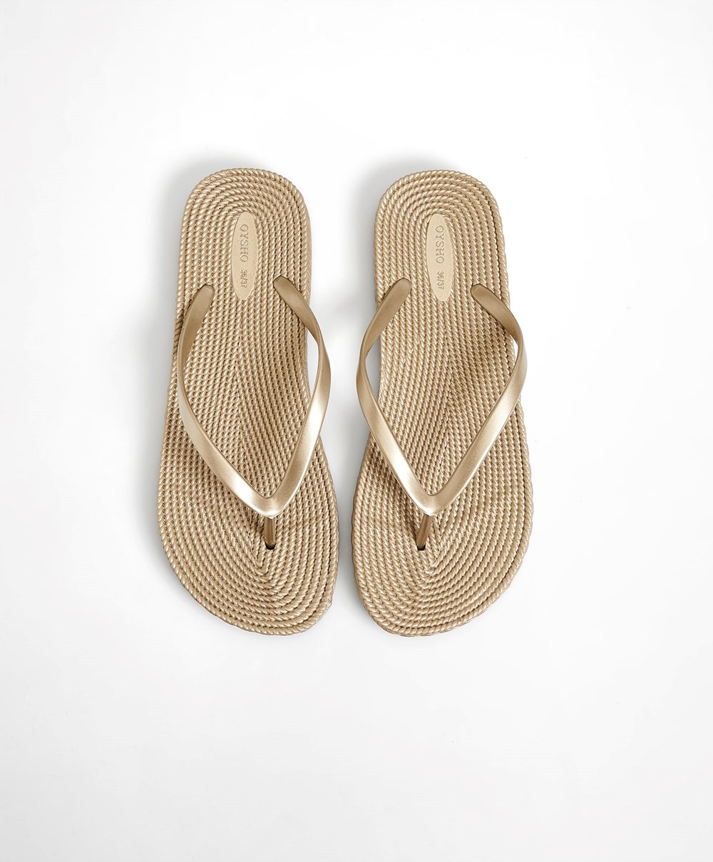 Oysho Gold Textured Beach Sandals Gull | JOIB17628