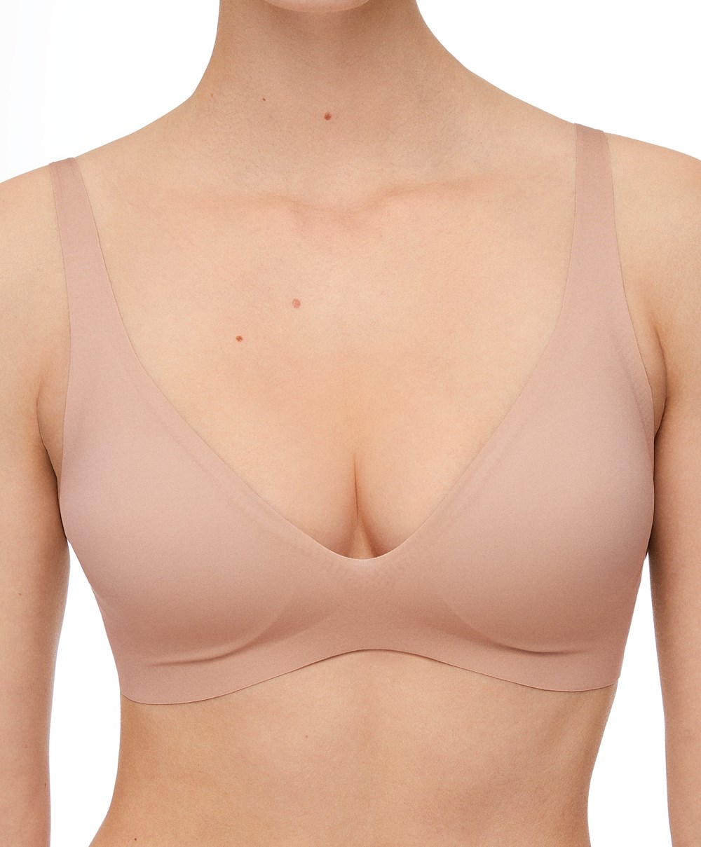 Oysho Invisible Laser-cut Halterneck-style Bra Beige | OIUM76539