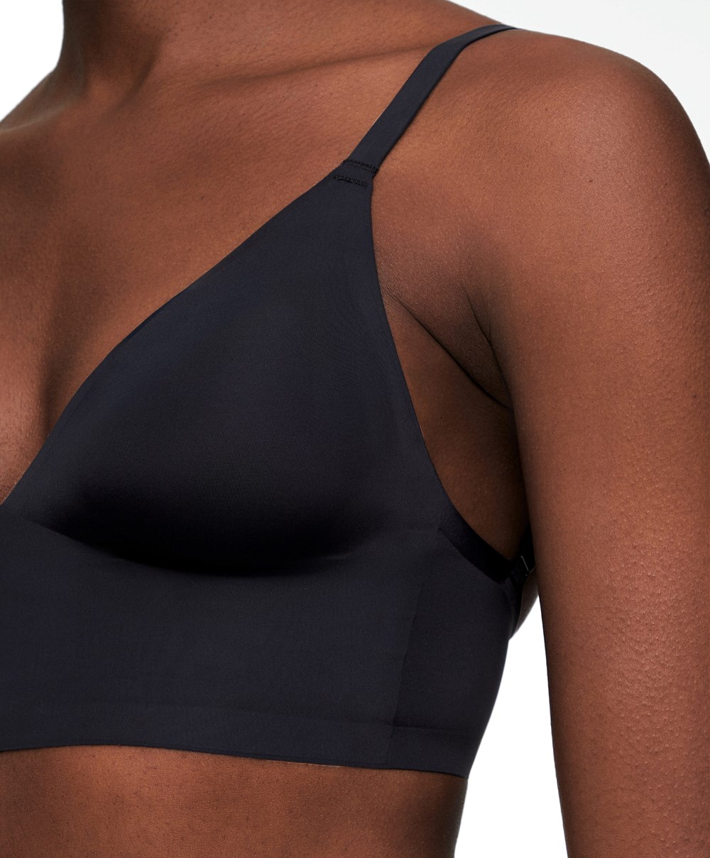 Oysho Invisible Laser-cut Triangle Bra Top With Low Back Svarte | SBFO40751