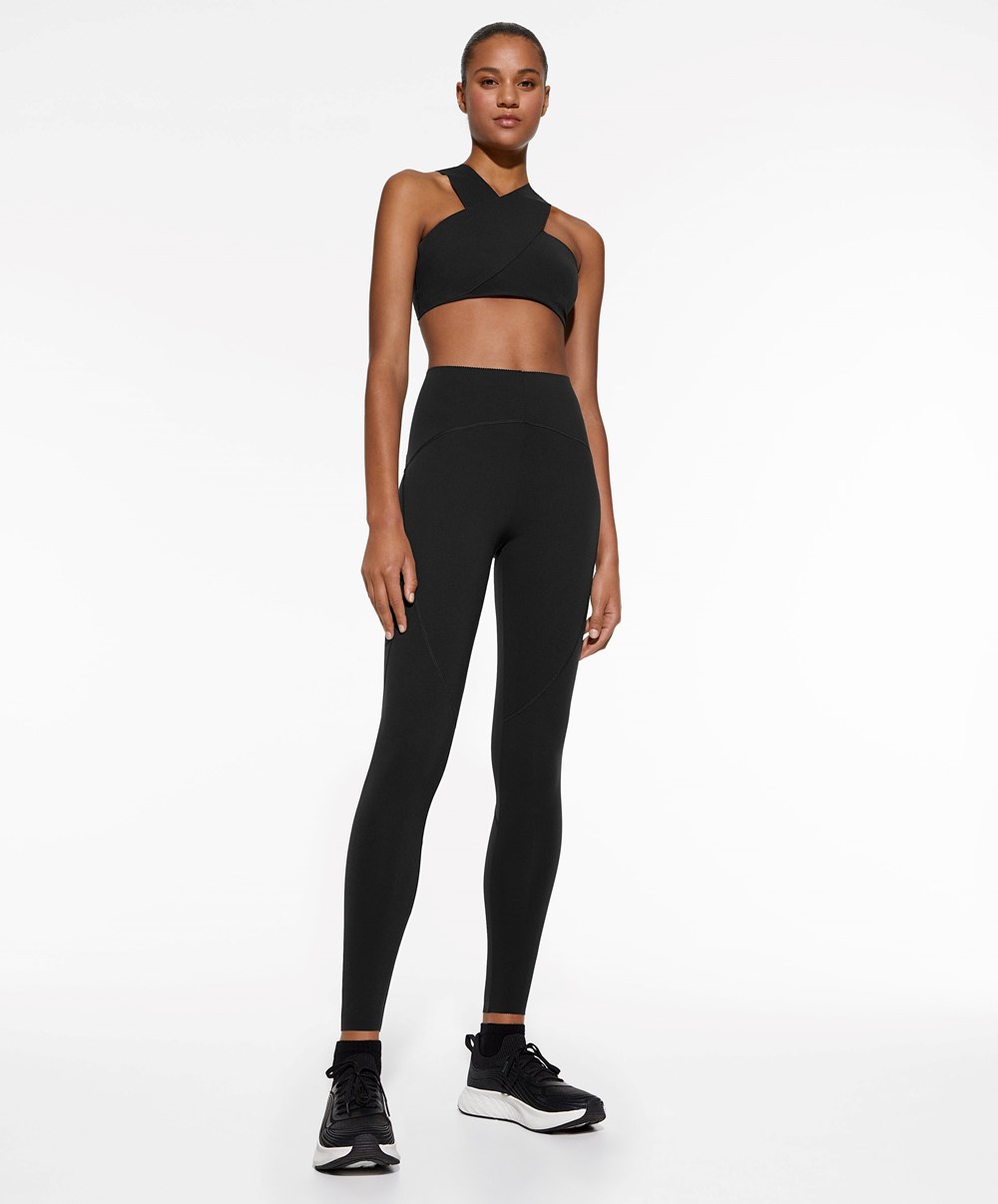 Oysho Medium Support Compressive Sports Bra Svarte | UXLS50176