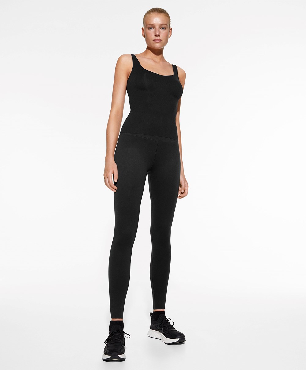 Oysho Perfect-adapt Vest Top With Cups Svarte | JOFS84951