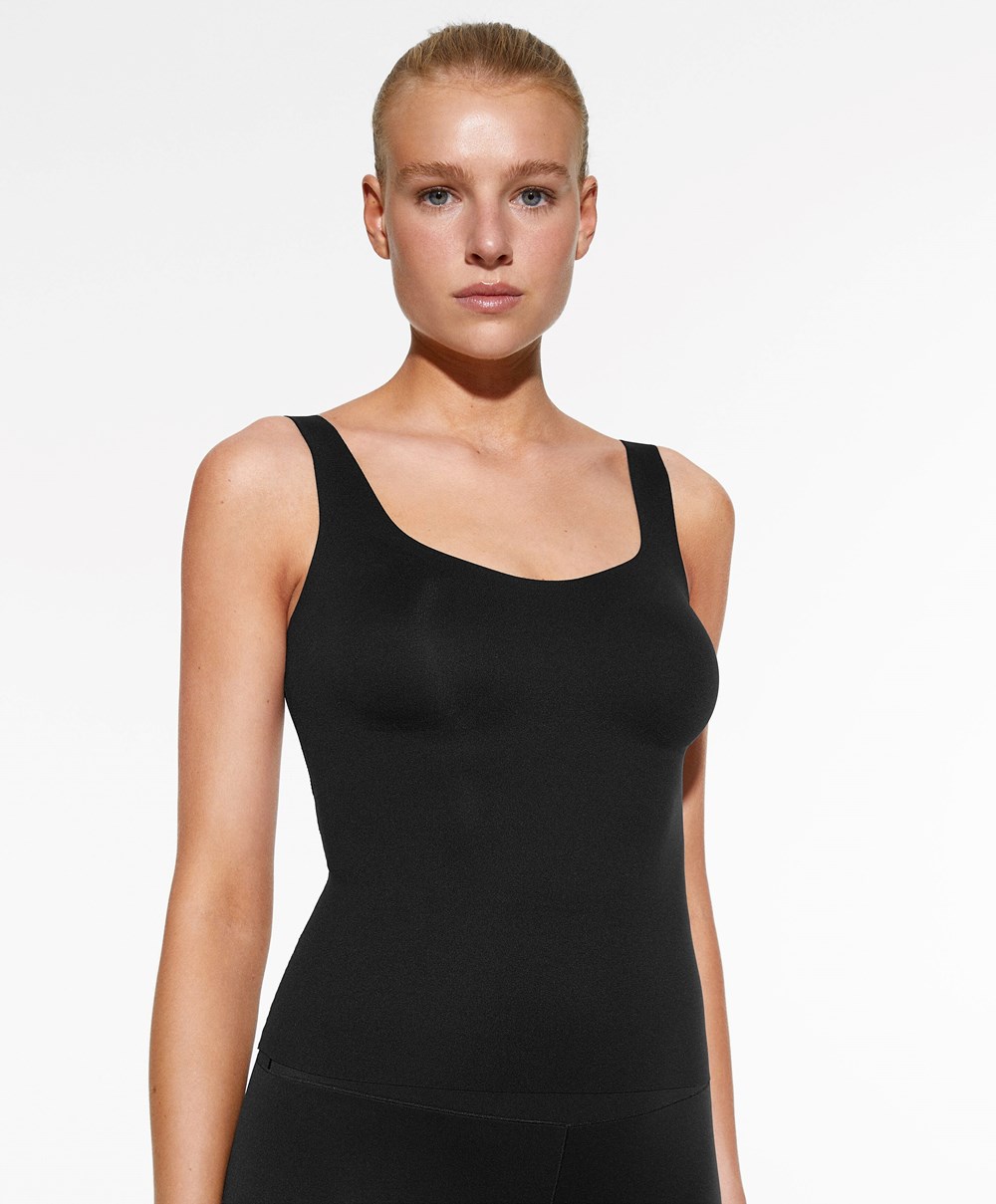 Oysho Perfect-adapt Vest Top With Cups Svarte | JOFS84951