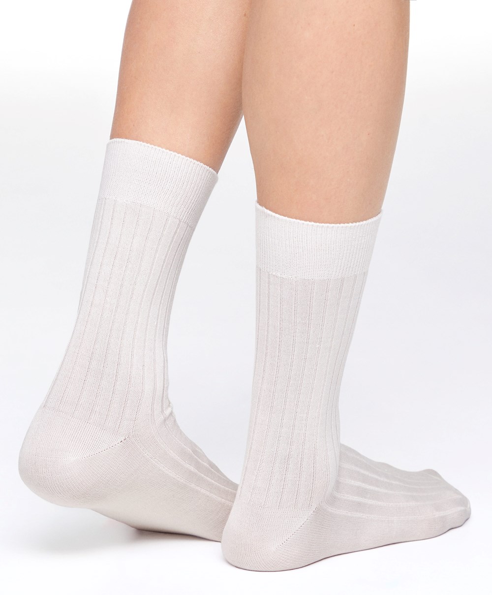 Oysho Silk Classic Socks Pale Ecru | XIBF52703