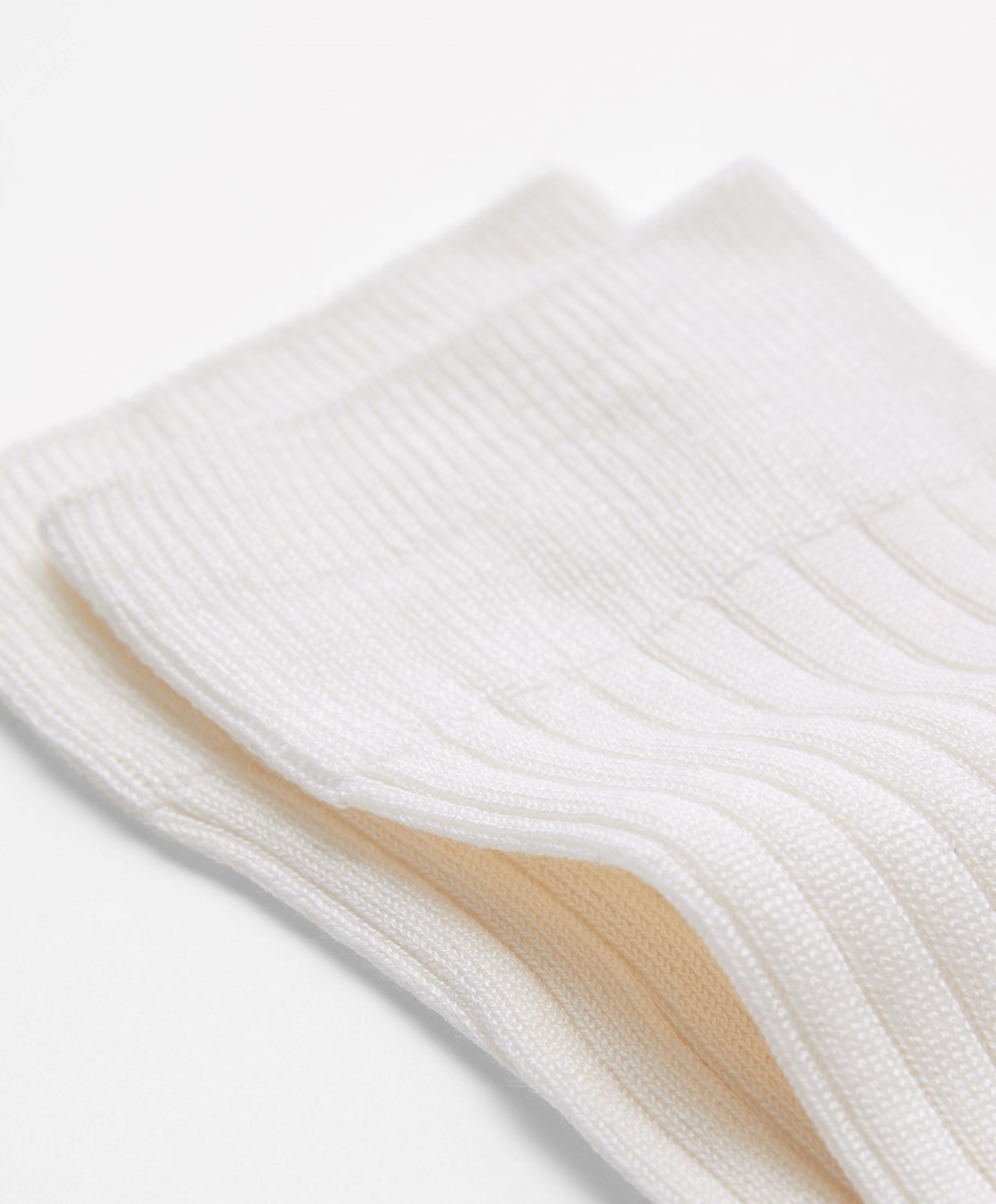 Oysho Silk Classic Socks Pale Ecru | XIBF52703